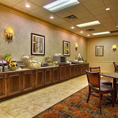 Quality Inn & Suites Mansfield Exterior foto