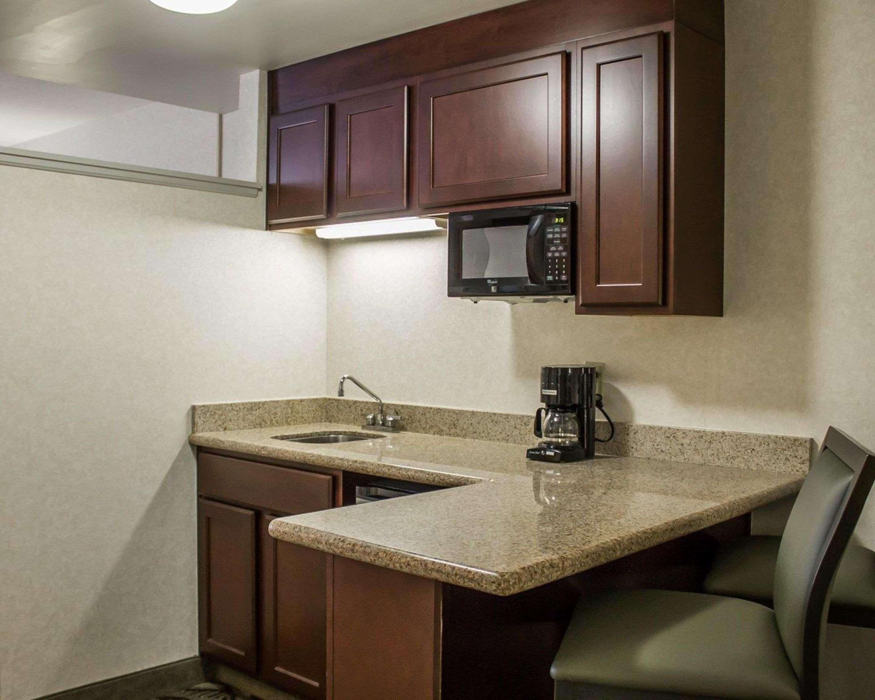 Quality Inn & Suites Mansfield Exterior foto